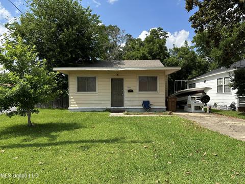 1096 Desoto St, Biloxi, MS 39530