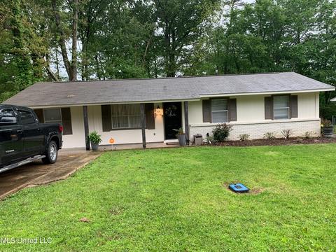 1047 Cherry Stone Circle Cir, Clinton, MS 39056