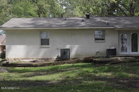 1047 Cherry Stone Circle Cir, Clinton, MS 39056 photo 6