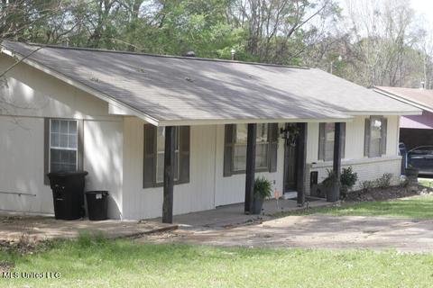 1047 Cherry Stone Circle Cir, Clinton, MS 39056 photo 2