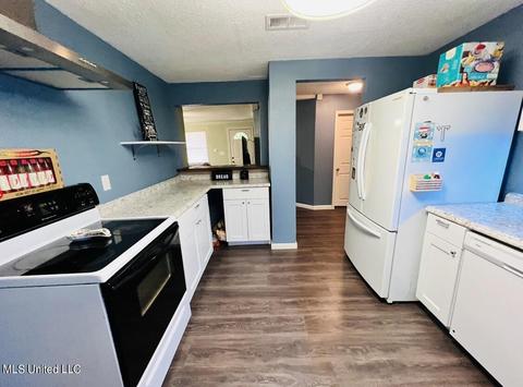 7401 Old Stage Rd, Moss Point, MS 39563 photo 5