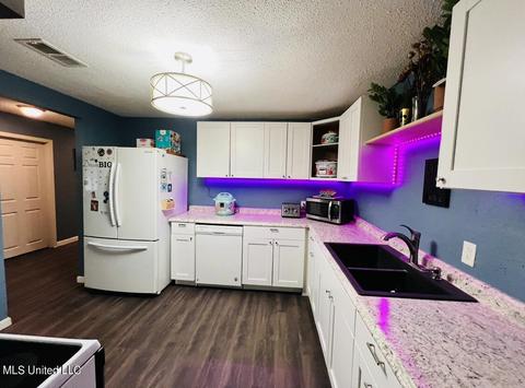 7401 Old Stage Rd, Moss Point, MS 39563 photo 3