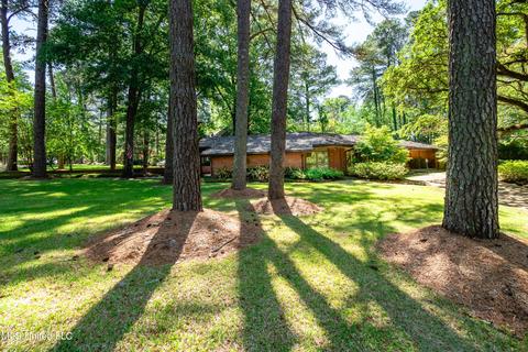 4218 E Ridge Dr, Jackson, MS 39211 photo 3