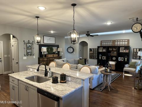 4770 S Balterson Loop, Olive Branch, MS 38654 photo 6