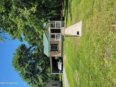 2209 9th St, Pascagoula, MS 39567