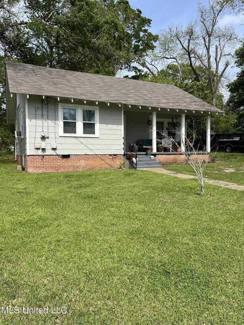 422 3rd St, Mccomb, MS 39648 photo 2