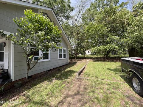 422 3rd St, Mccomb, MS 39648 photo 3