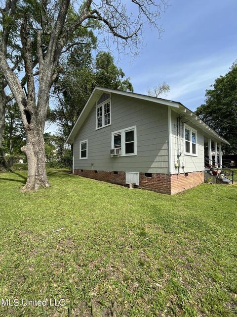 422 3rd St, Mccomb, MS 39648 photo 9