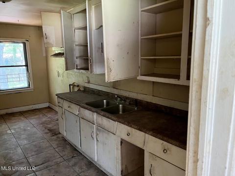 4241 El Paso Ave, Jackson, MS 39206 photo 4