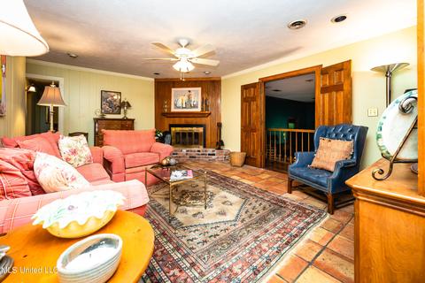 223 Chippewa Cir, Jackson, MS 39211 photo 9