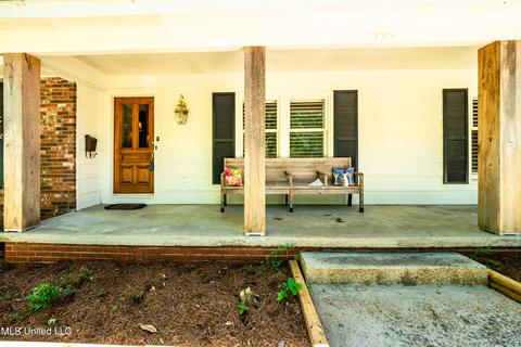 223 Chippewa Cir, Jackson, MS 39211 photo 2