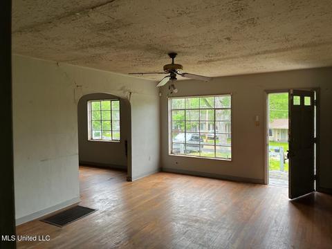 433 Lawrence Rd, Jackson, MS 39206 photo 5