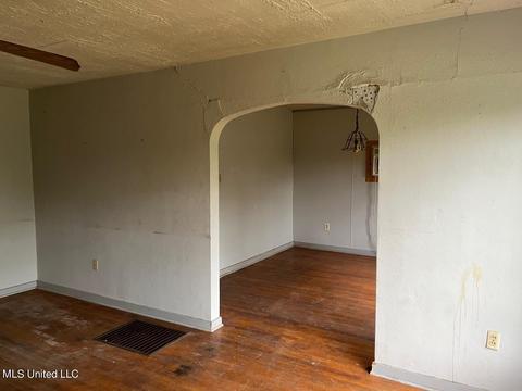 433 Lawrence Rd, Jackson, MS 39206 photo 2
