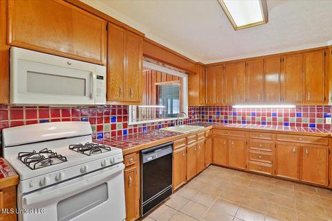 3824 Montrose Cir, Jackson, MS 39216 photo 11