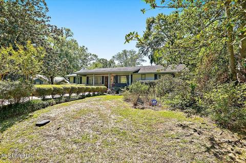 3824 Montrose Cir, Jackson, MS 39216 photo 2