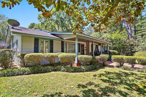 3824 Montrose Cir, Jackson, MS 39216 photo 3