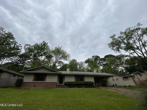 1735 Cheswood Dr, Jackson, MS 39204