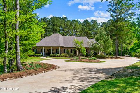 127 Livingston Dr, Madison, MS 39110