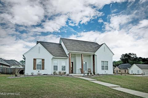 100 Sweetbriar Ct, Canton, MS 39046 photo 1