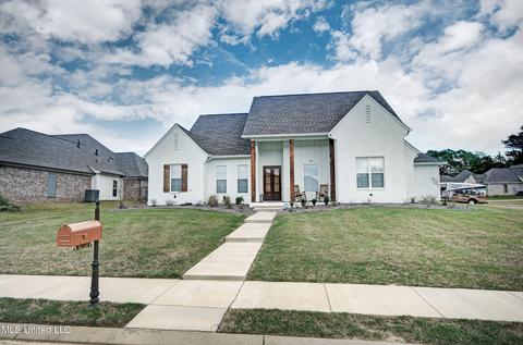 100 Sweetbriar Ct, Canton, MS 39046 photo 2