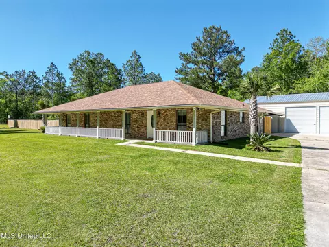 15590 Dobson Rd, Biloxi, MS 39532