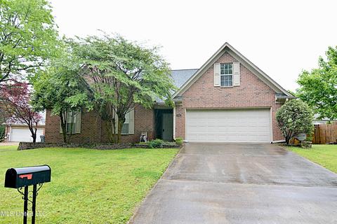 1968 Timber Ln, Hernando, MS 38632 photo 1