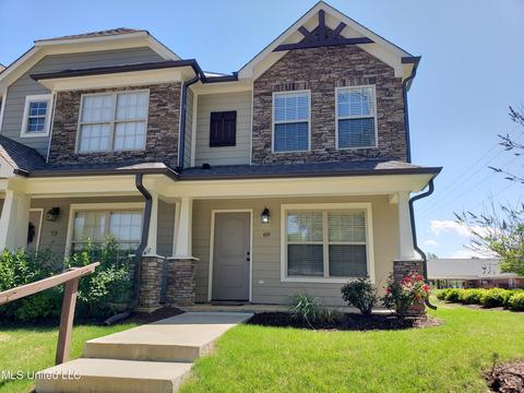 69 E Valley St, Hernando, MS 38632
