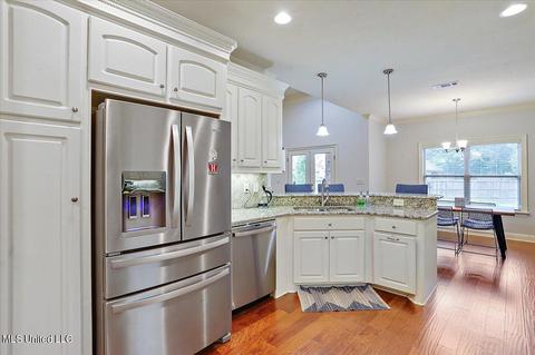 409 Julee Cir, Brandon, MS 39042 photo 10