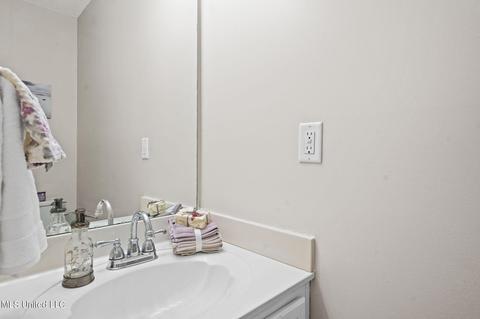 9026 Hickory Dr, Olive Branch, MS 38654 photo 13