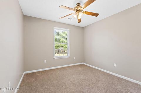 9026 Hickory Dr, Olive Branch, MS 38654 photo 9