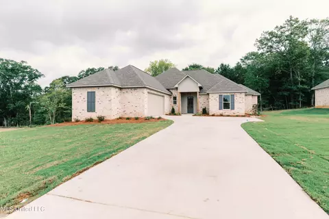 154 Catherine Blvd, Clinton, MS 39056