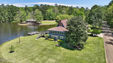 169 Robinhood Trl, Brandon, MS 39042