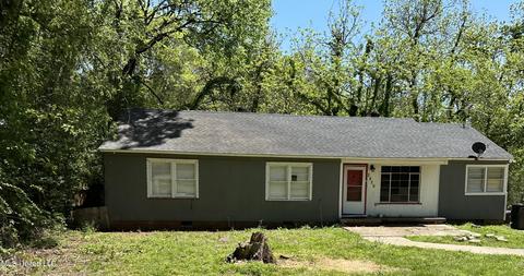 2826 Donaldson Dr, Jackson, MS 39212