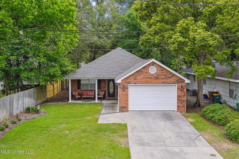 205 S Cleveland Ave, Long Beach, MS 39560 photo 2
