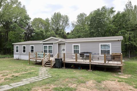 83 Pin Oak Dr, Byhalia, MS 38611
