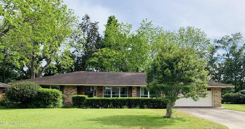 15 Pecan Dr, Long Beach, MS 39560
