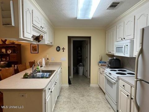 210 Shadow Creek Dr, Florence, MS 39073 photo 6