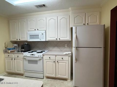 210 Shadow Creek Dr, Florence, MS 39073 photo 7