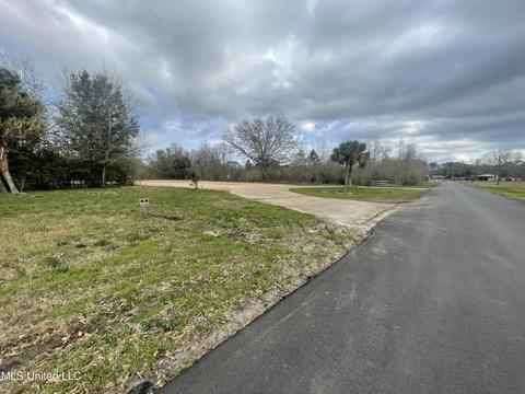 9905 Echo Glen Dr, Moss Point, MS 39562 photo 3