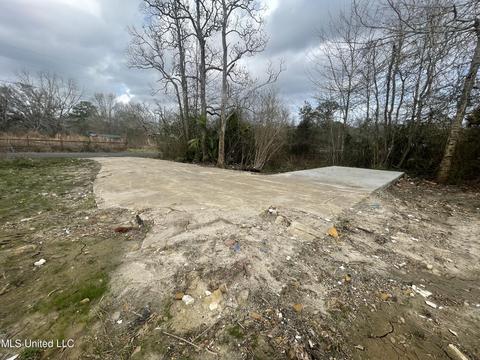9905 Echo Glen Dr, Moss Point, MS 39562 photo 11
