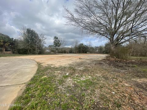 9905 Echo Glen Dr, Moss Point, MS 39562 photo 5