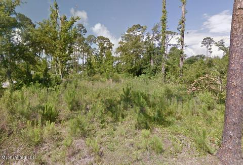 221 Poindexter Dr, Pass Christian, MS 39571