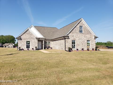 111 Honor Cv, Senatobia, MS 38668