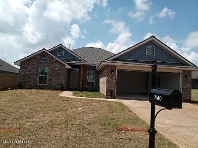 2510 Marion Ln, Southaven, MS 38672