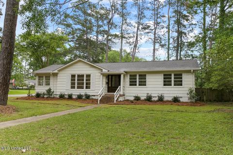 3960 Eastline Dr, Jackson, MS 39211