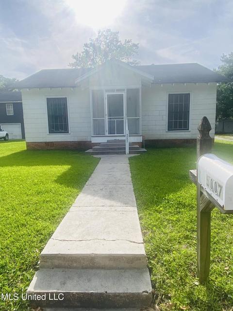 5007 Magnolia St, Moss Point, MS 39563