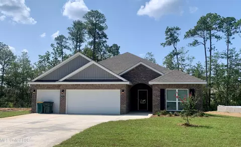 6132 Penni Ln, Ocean Springs, MS 39564
