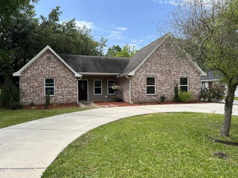 2206 Jefferson Ave, Pascagoula, MS 39567