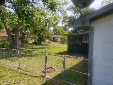 118 Michael Clay Ct, Jackson, MS 39213 photo 3