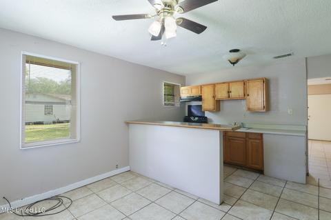 5012 Meridian St, Moss Point, MS 39563 photo 2